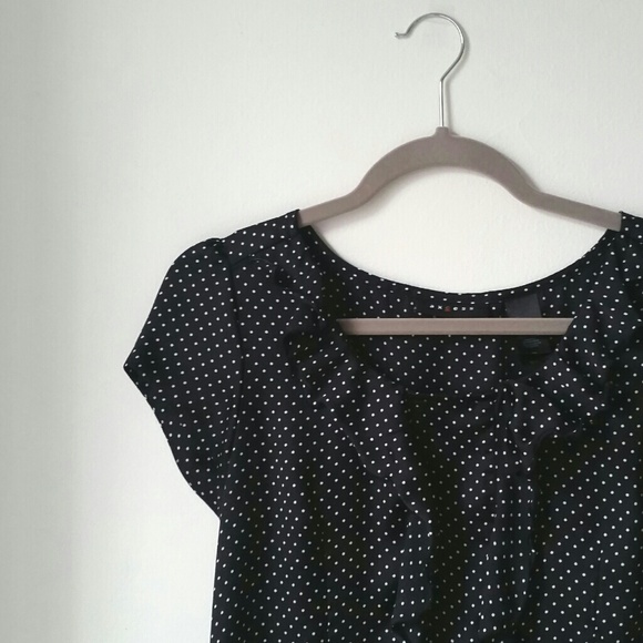 ▪ like new ▪ work ruffle detail top - Picture 2 of 2