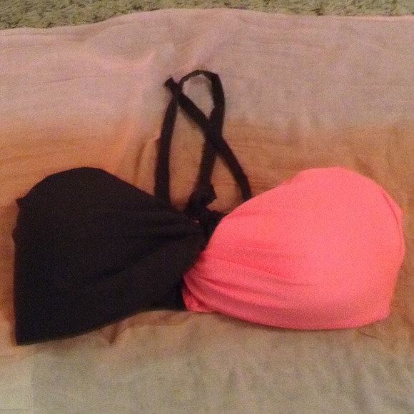 PRICE DROP: BUNDLE of Bikini Tops (NWOT)👙☀️🏊 - Picture 4 of 4