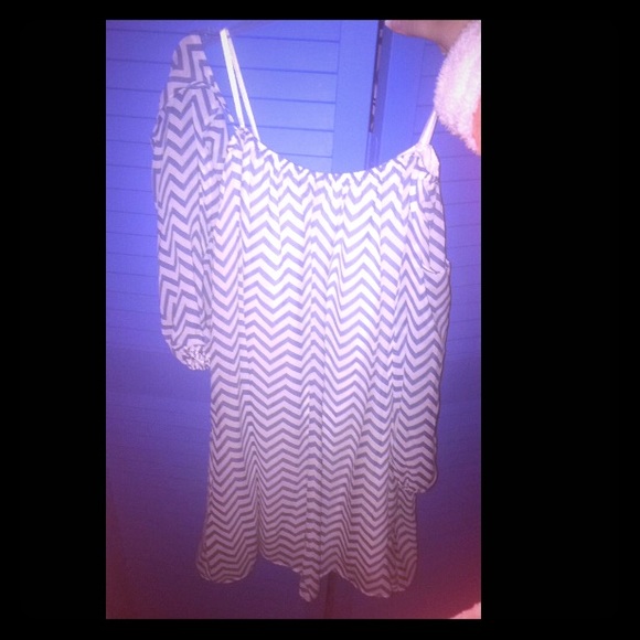Blue/white impeccable pic dress w detached sleeves