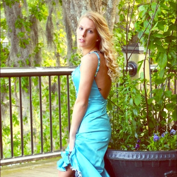Prom dress - Picture 1 of 4