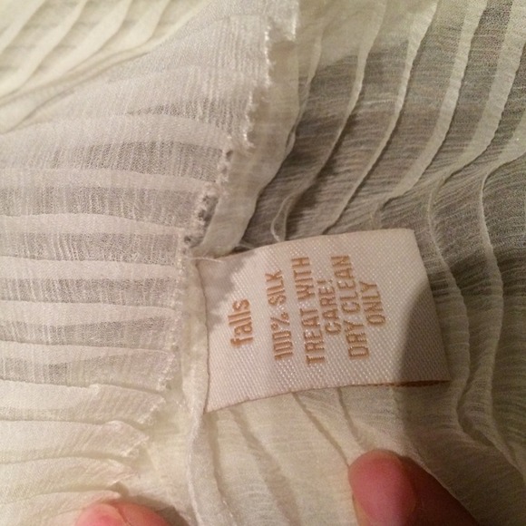 Falls silk top - Picture 2 of 3