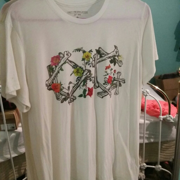 Obey tshirt $15 on mercariiii