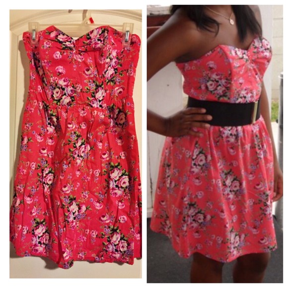 Medium Xhilaration Strapless Sundress