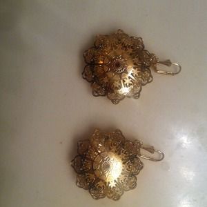 Gold earrings brand new