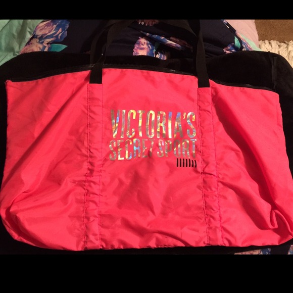 Victoria's Secret Sport duffle bag - Picture 2 of 2