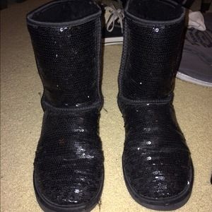 Black Sequin Used Uggs Medium Height