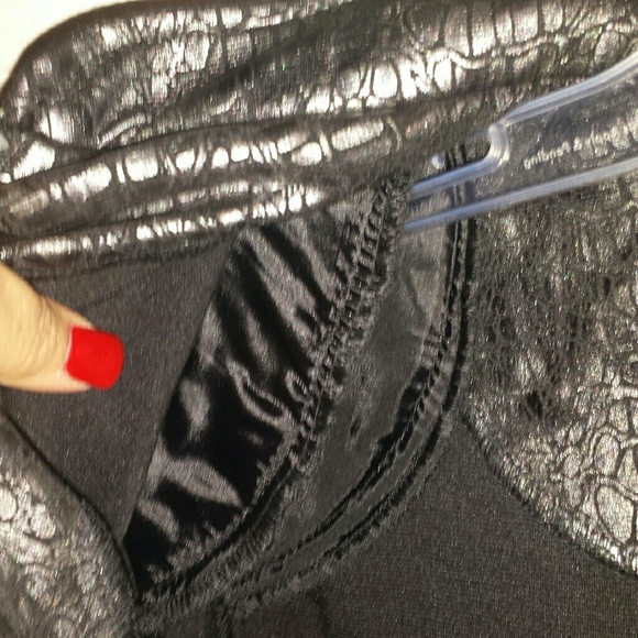 Light python print jacket size 8 - Picture 3 of 3