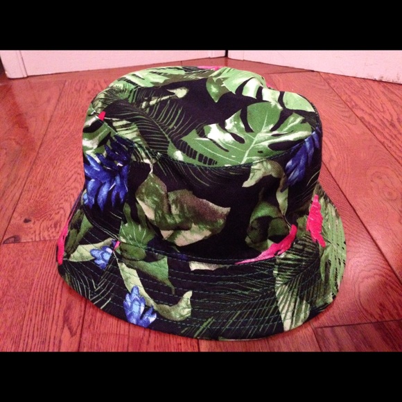 H&M floral bucket hat