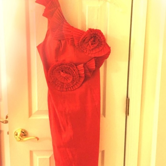 SOLD 🎉 NWOT Red Midi Dress with Asymmetric Top - Picture 3 of 4