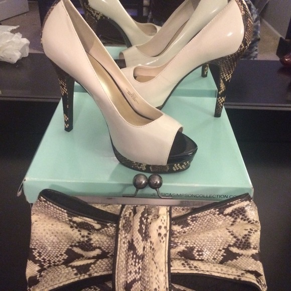 Jessica Simpson Pat Leather Pump !!