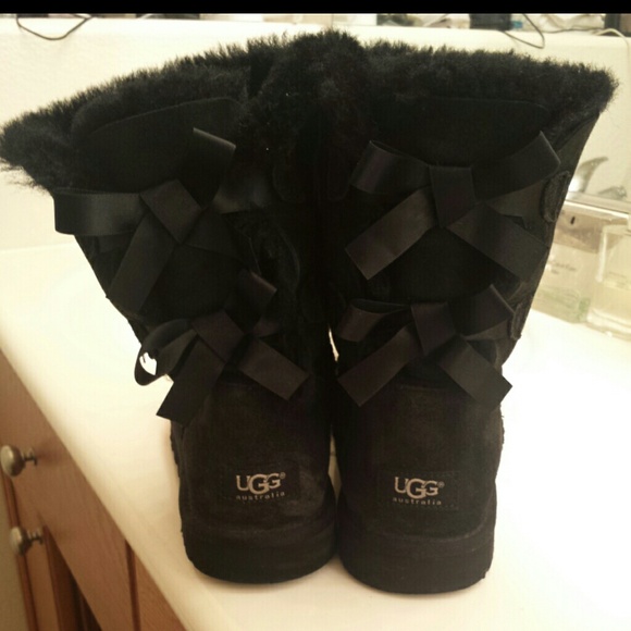Baily bowtie short uggs