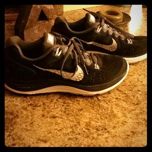 Nike women's Lunarglide Sneaker