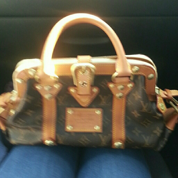 Louis Vuitton purse