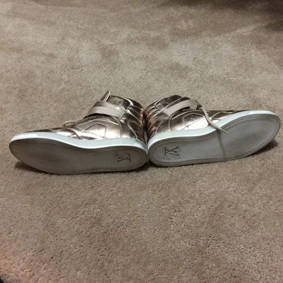 (Got stolen :( 💯authentic Louis Vuitton sneakers - Picture 3 of 4