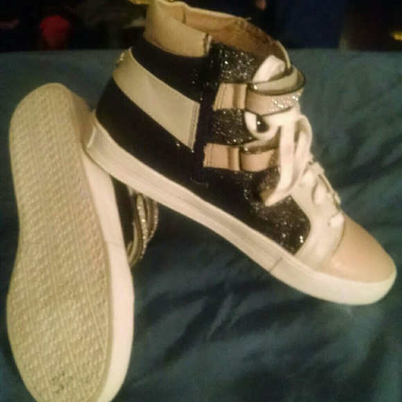Michael Kors Sneakers - Picture 2 of 4