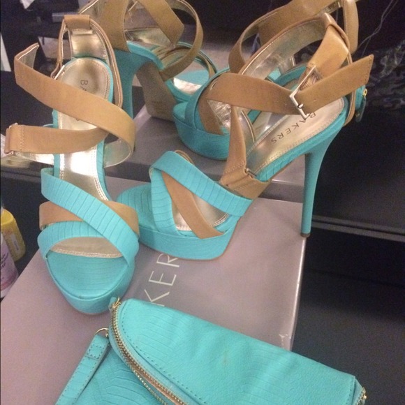 *BUNDLE* Deal!!!  Teal/Tan Sandal & Clutch