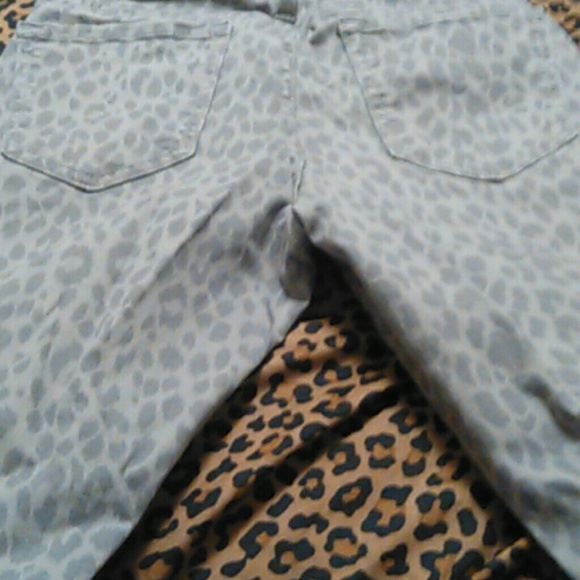 Cheetah Print Jeans - Picture 2 of 2