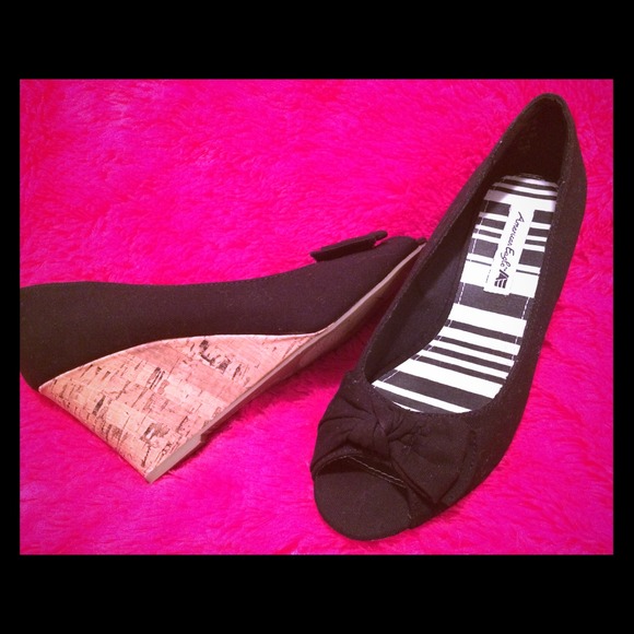 AmericanEagle™ Cork Wedges