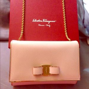 Sharing New Ferrogamo Vera bow bag 😍