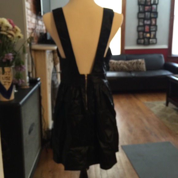 Dress - Picture 2 of 2