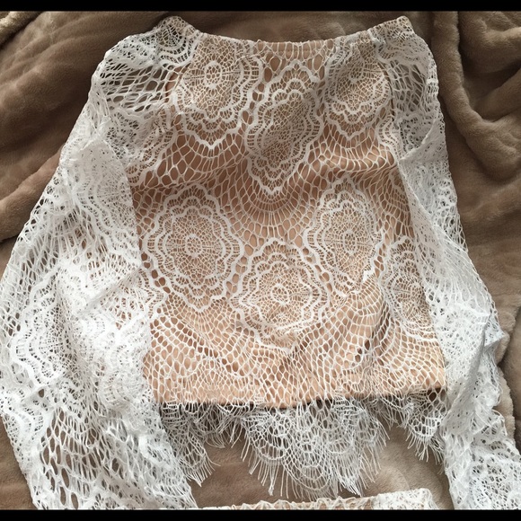 Two piece set - Picture 3 of 3