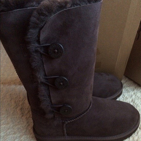 ugg youth bailey button triplet ugg youth bailey button triplet