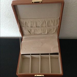 Tan travel jewelry box