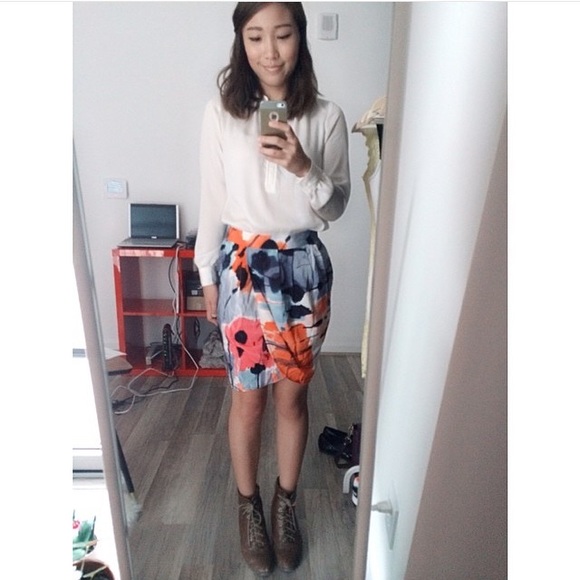 HP 🎉 BCBGMaxAzria floral print skirt - Picture 3 of 3