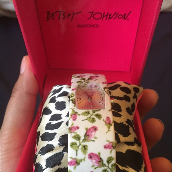 Floral bangle watch
