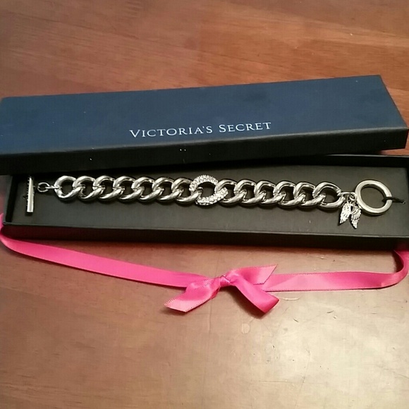Victoria secret gold chained braclet!!