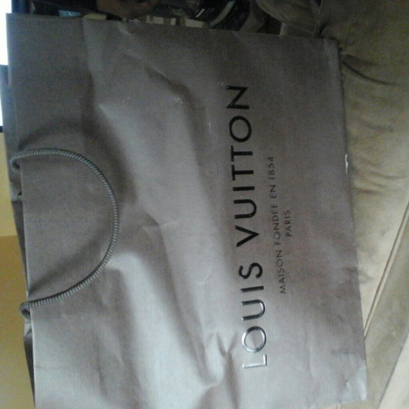 Loius Vuitton paper shopping bag