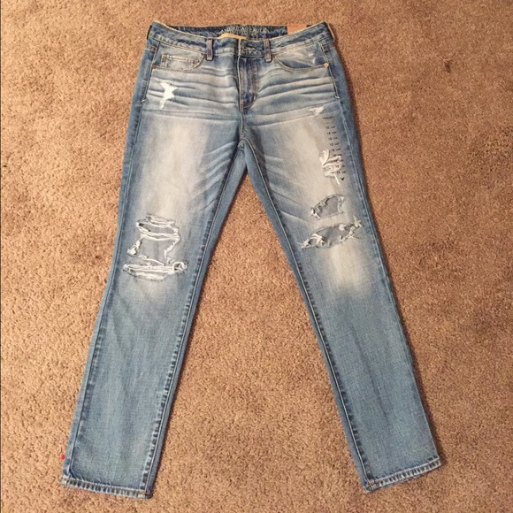 Express tshirt and american eagle jeans