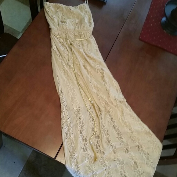 Bui yah kah long dress with gold belt!