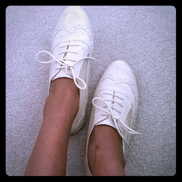 Ivory Oxford Shoe