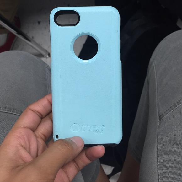 iPhone 5c Otterbox - Picture 1 of 3