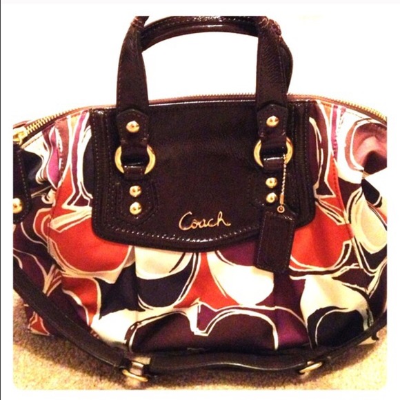 Relisted Coach for @desirose