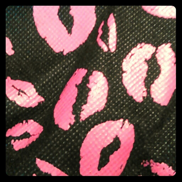 Go Look At My Closet Comment On It If You Want It - Picture 1 of 1