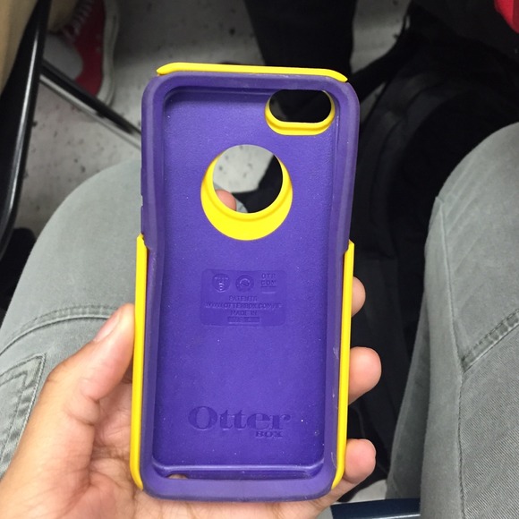 iPhone 5c Otterbox - Picture 2 of 3