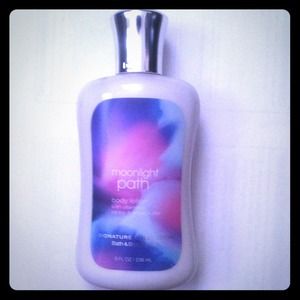 Moonlight path body lotion