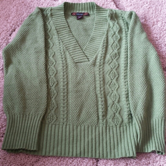 Green v neck sweater