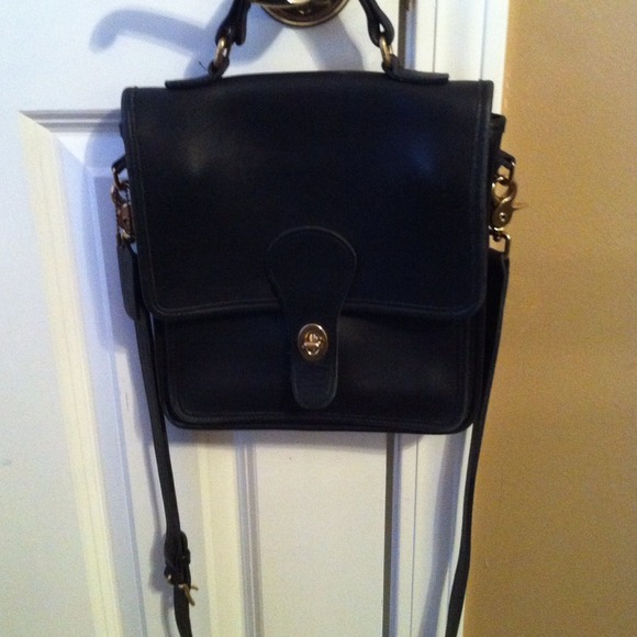 SALE **Authentic Vintage Coach "Willis" crossbody