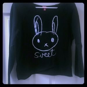 Sweater with design