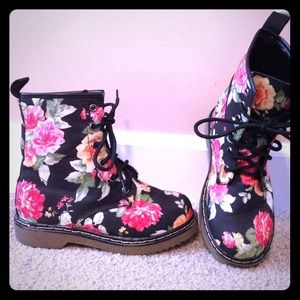Boots - flowers- size 3 (will fit women's size 5)