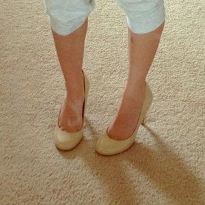 Jessica Simpson beautiful pumps!