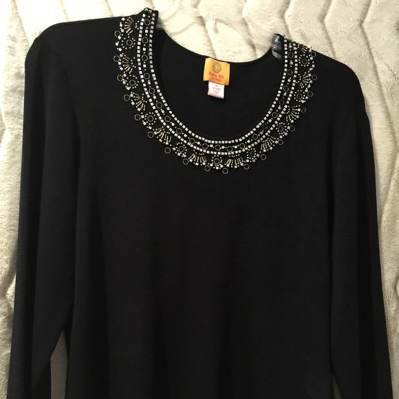 Top - Picture 2 of 4