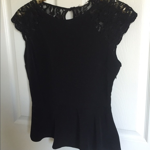 ❌❌SOLD❌❌ black peplum top