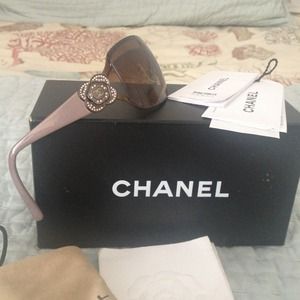 🌺Authentic CHANEL Swarovski Flower Sunglasses 🌺