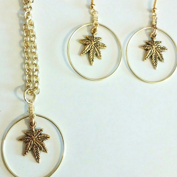 Handmade Made to Order Maryjane Jewelry Set in Gol - Picture 1 of 1