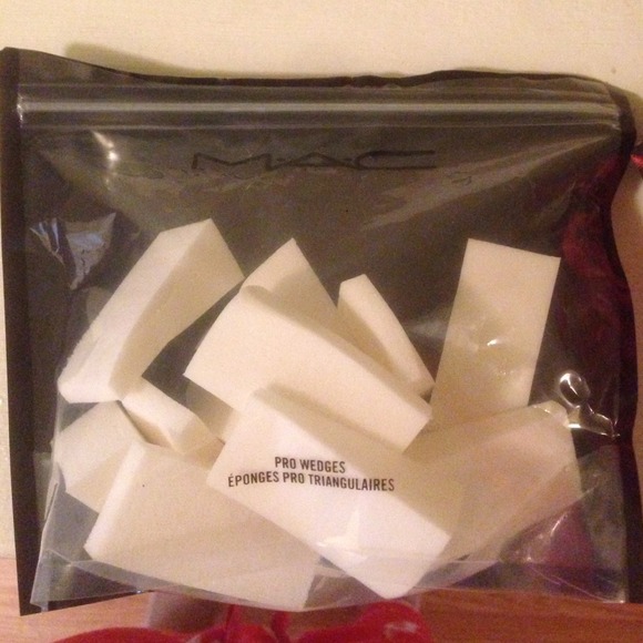 Mac makeup sponges💛💜💕💕💛💜