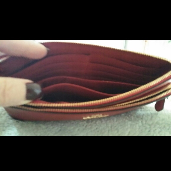 Coach Smooth Leather Double Zip Wallet Red Currant - Picture 3 of 4